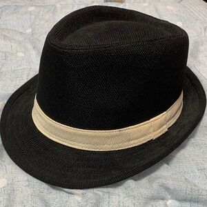 VTG 2b bebe Black Fedora Hat with Cream Band